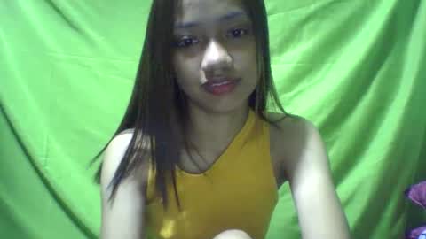 Snapshot of ursexydoll18 chatting on January 17, 2025, 9:50 pm Darlyn room online show from January 17, 2025, 9:50 pm