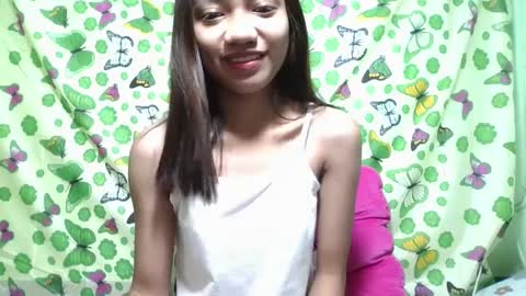 Snapshot of ursexydoll18 chatting on February 24, 2025, 1:35 am Darlyn room online show from February 24, 2025, 1:35 am