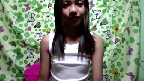 Snapshot of ursexydoll18 chatting on February 27, 2025, 2:21 pm Darlyn room online show from February 27, 2025, 2:21 pm