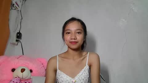 Snapshot of urshamegirl4you chatting on February 6, 2026, 4:54 pm Your LUNA online show from February 6, 2026, 4:54 pm