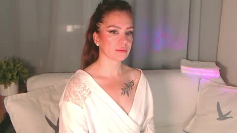 Snapshot of ursilvia1 chatting on November 3, 2025, 5:20 am Silvia online show from November 3, 2025, 5:20 am