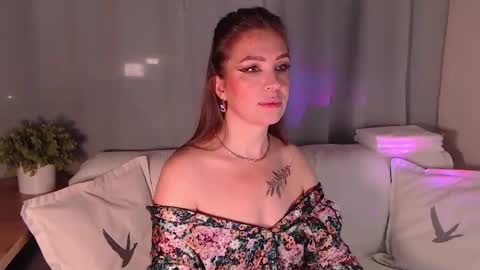 Snapshot of ursilvia1 chatting on December 2, 2025, 6:08 am Silvia online show from December 2, 2025, 6:08 am