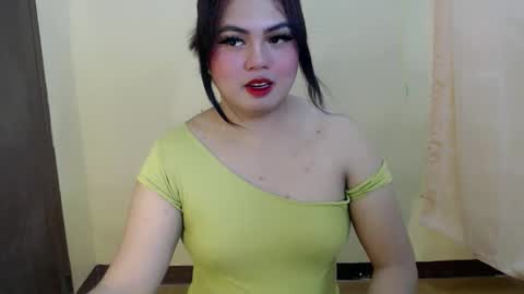 Snapshot of urslut_max chatting on March 18, 2026, 10:07 am maxie online show from March 18, 2026, 10:07 am