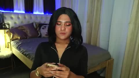 urts_hugecock online show from February 4, 2026, 6:25 pm