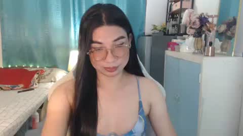 Ashley Kate Mateo Gray online show from March 5, 2026, 10:22 am