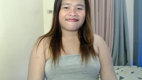 Snapshot of urwifematerial69_ chatting on December 23, 2024, 3:23 pm Bella Miles Olivia online show from December 23, 2024, 3:23 pm