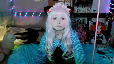 Snapshot of usagi_blush chatting on February 28, 2025, 11:12 pm Usagi Blush online show from February 28, 2025, 11:12 pm