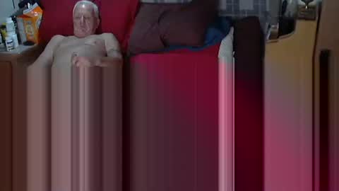 Snapshot of usednotbroken1 chatting on January 15, 2026, 8:08 am usednotbroken1 online show from January 15, 2026, 8:08 am