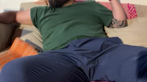 user1990jr online show from December 20, 2025, 1:23 am