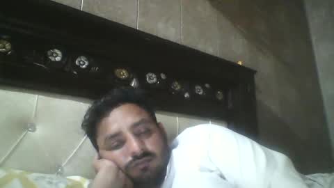 Snapshot of usman184 chatting on March 12, 2025, 3:40 pm Mian184 online show from March 12, 2025, 3:40 pm