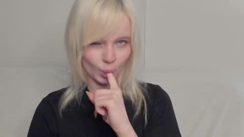 Snapshot of ustimeow chatting on January 18, 2026, 8:01 pm Usti online show from January 18, 2026, 8:01 pm