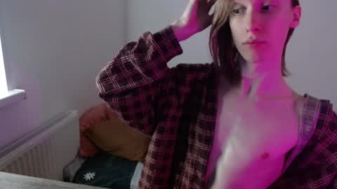 Excuse me online show from September 25, 2025, 4:27 am