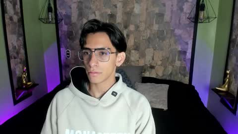 Snapshot of uyukie chatting on October 20, 2025, 1:00 pm UYUKIE online show from October 20, 2025, 1:00 pm