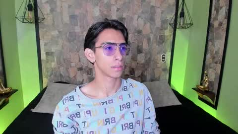 Snapshot of uyukie chatting on November 7, 2025, 11:10 am UYUKIE online show from November 7, 2025, 11:10 am