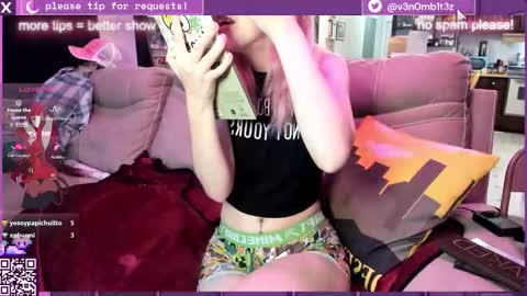 Snapshot of v3n0mb1t3z chatting on November 18, 2025, 11:59 pm kermit online show from November 18, 2025, 11:59 pm