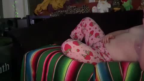 Snapshot of v69923285 chatting on December 18, 2025, 7:58 am v69923285 online show from December 18, 2025, 7:58 am