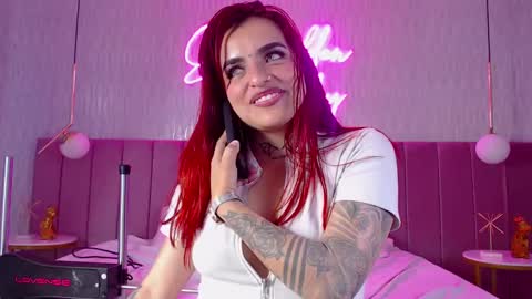 Snapshot of vaaleriee_miller_ chatting on December 5, 2024, 11:18 pm valeriee miller online show from December 5, 2024, 11:18 pm