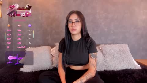 Snapshot of vaelina_angels chatting on February 23, 2026, 3:26 am VAELINA ANGELS online show from February 23, 2026, 3:26 am