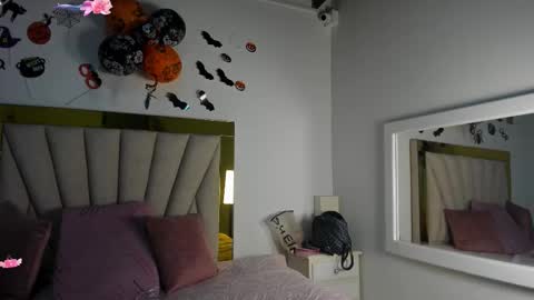 Snapshot of vahiolet_fuentes chatting on October 31, 2025, 3:07 am vahioleth online show from October 31, 2025, 3:07 am