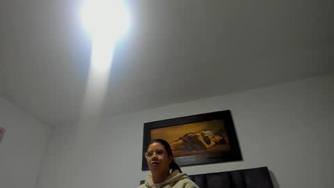 Vahiolet smith online show from January 18, 2026, 3:32 am