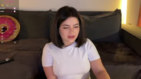 Snapshot of vaiee chatting on December 20, 2024, 8:01 pm Valery online show from December 20, 2024, 8:01 pm