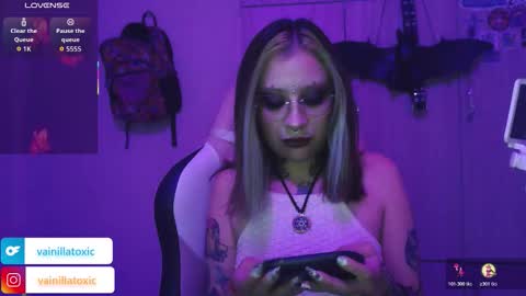 Vainilla Independent model online show from March 8, 2026, 11:19 pm