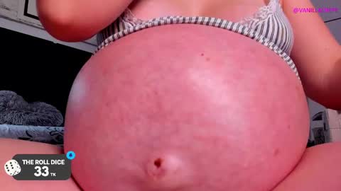 Snapshot of vainillacrepe chatting on February 21, 2025, 11:10 pm Im Mila my onlyfans is vainillacrepe online show from February 21, 2025, 11:10 pm