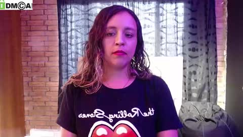 Snapshot of vaiolet_lux chatting on March 8, 2026, 9:51 pm vaiolet online show from March 8, 2026, 9:51 pm