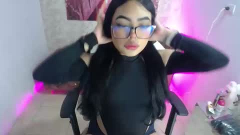 Vaiolet online show from December 19, 2025, 5:09 pm