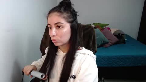 Snapshot of val_angelll chatting on December 20, 2025, 3:13 am valentina online show from December 20, 2025, 3:13 am