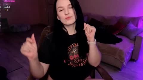 Snapshot of val_manson chatting on February 23, 2025, 9:16 pm Val online show from February 23, 2025, 9:16 pm