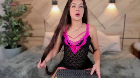 Snapshot of vale_lux chatting on October 6, 2025, 12:46 pm Valentina online show from October 6, 2025, 12:46 pm