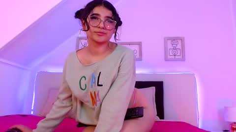 Snapshot of valeery_gomez chatting on February 21, 2025, 7:54 pm Tifanny online show from February 21, 2025, 7:54 pm