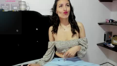 valemorales413 online show from March 31, 2026, 2:06 pm