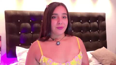 Snapshot of valen_scott_ chatting on April 1, 2026, 12:28 pm Valen Scott online show from April 1, 2026, 12:28 pm