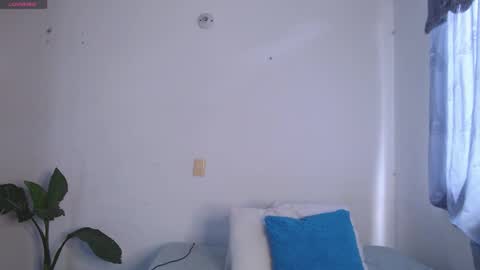 Snapshot of valen_thompson chatting on April 10, 2026, 6:23 pm IG-valen mendoza99 twitter valenthompson99 online show from April 10, 2026, 6:23 pm