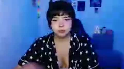 Snapshot of valenbeauty chatting on June 18, 2026, 3:51 am valenbeauty online show from June 18, 2026, 3:51 am