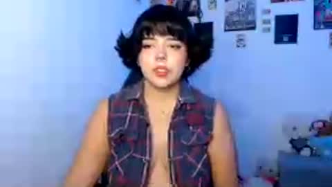 Snapshot of valenbeauty chatting on July 9, 2026, 2:04 am valenbeauty online show from July 9, 2026, 2:04 am