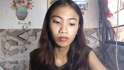 Snapshot of valenciasumney chatting on June 14, 2026, 5:09 am Camille online show from June 14, 2026, 5:09 am