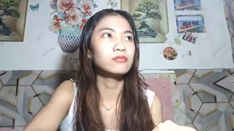 Snapshot of valenciasumney chatting on July 17, 2026, 3:07 pm Camille online show from July 17, 2026, 3:07 pm
