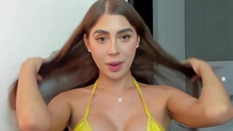 Angela online show from February 6, 2025, 9:38 pm