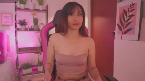 Snapshot of valenn_g chatting on January 13, 2026, 12:10 pm valenn_g online show from January 13, 2026, 12:10 pm