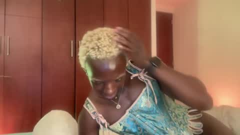 Snapshot of valent1nn chatting on February 9, 2025, 11:14 am Valentin independent Cam Boy online show from February 9, 2025, 11:14 am