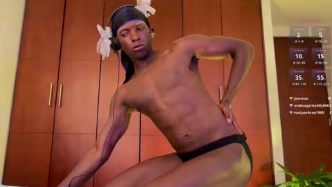 Snapshot of valent1nn chatting on February 24, 2025, 11:32 am Valentin independent Cam Boy online show from February 24, 2025, 11:32 am