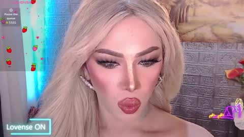 Amanda online show from December 1, 2025, 5:29 pm