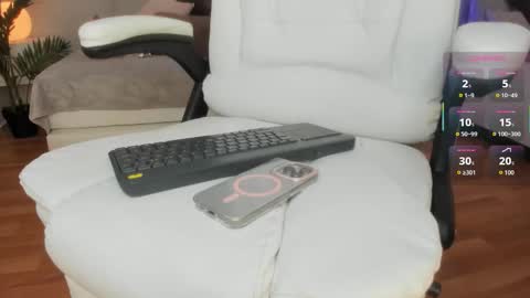 VALENTINA  online show from October 22, 2025, 10:53 pm