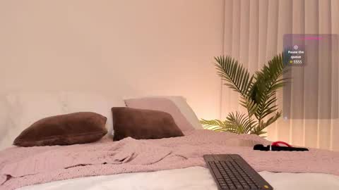 VALENTINA  online show from November 28, 2025, 12:13 am