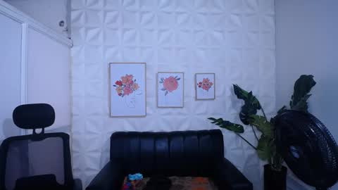 Snapshot of valentina_mature chatting on March 12, 2026, 8:59 pm Valentina online show from March 12, 2026, 8:59 pm