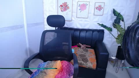 Snapshot of valentina_mature chatting on March 13, 2026, 8:59 pm Valentina online show from March 13, 2026, 8:59 pm