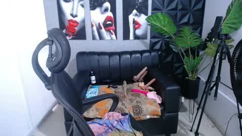 Snapshot of valentina_mature chatting on April 10, 2026, 8:46 pm Valentina online show from April 10, 2026, 8:46 pm